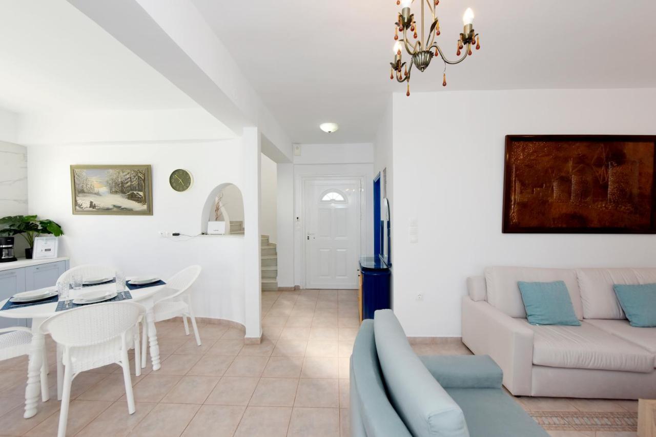 Villa Irilena - 4Bdr Beach House Jenádi Kültér fotó