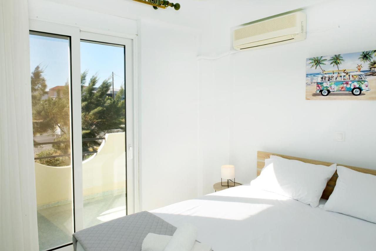 Villa Irilena - 4Bdr Beach House Jenádi Kültér fotó