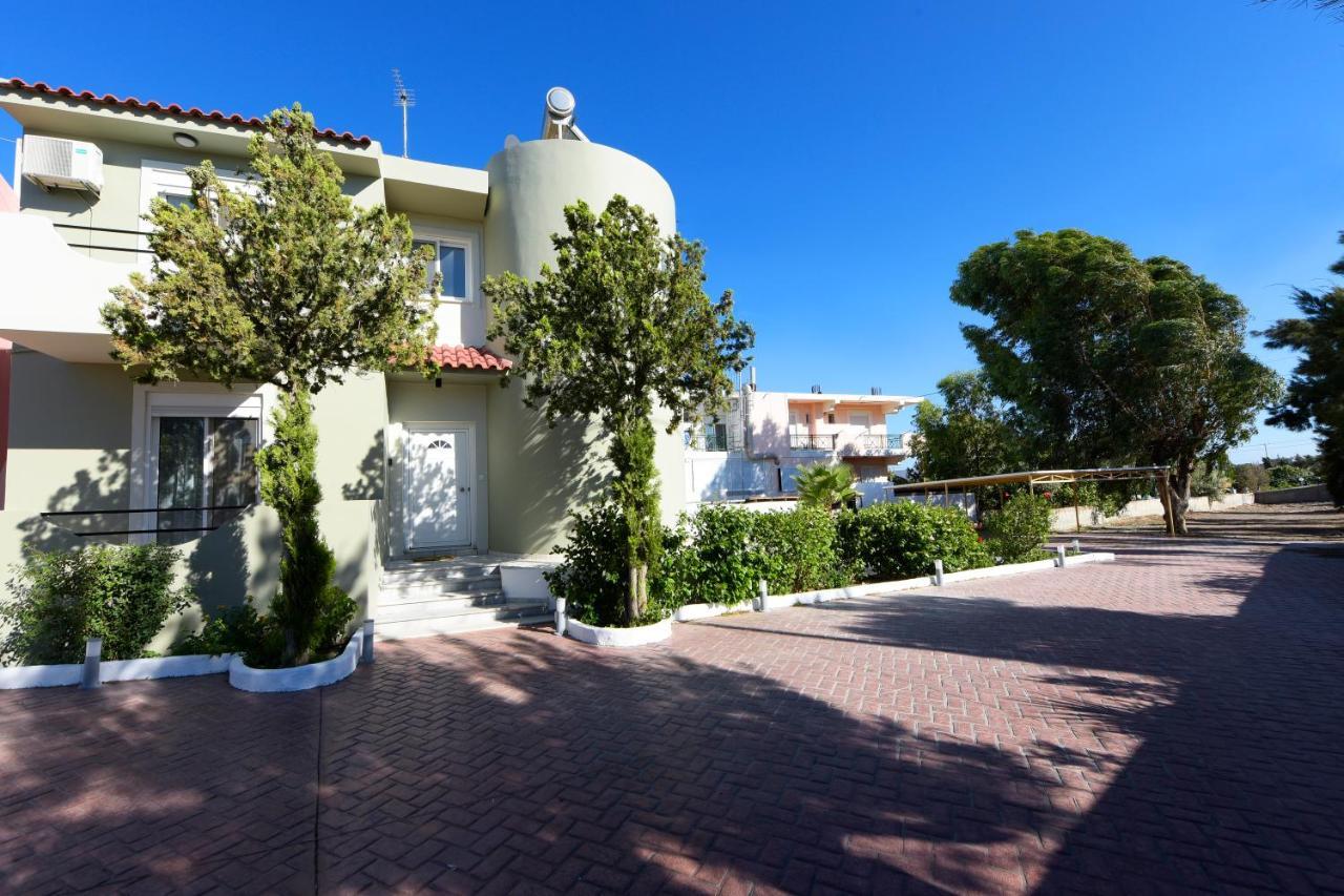 Villa Irilena - 4Bdr Beach House Jenádi Kültér fotó